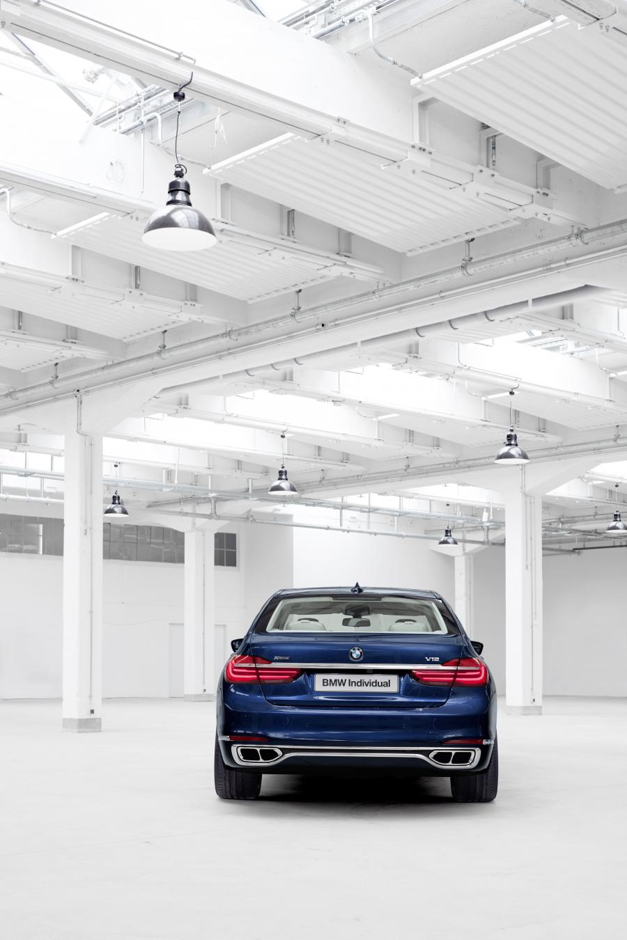  BMW 760Li xDrive V12 THE NEXT 100 YEARS (G12) 2016 года  (фото 3 из 16)